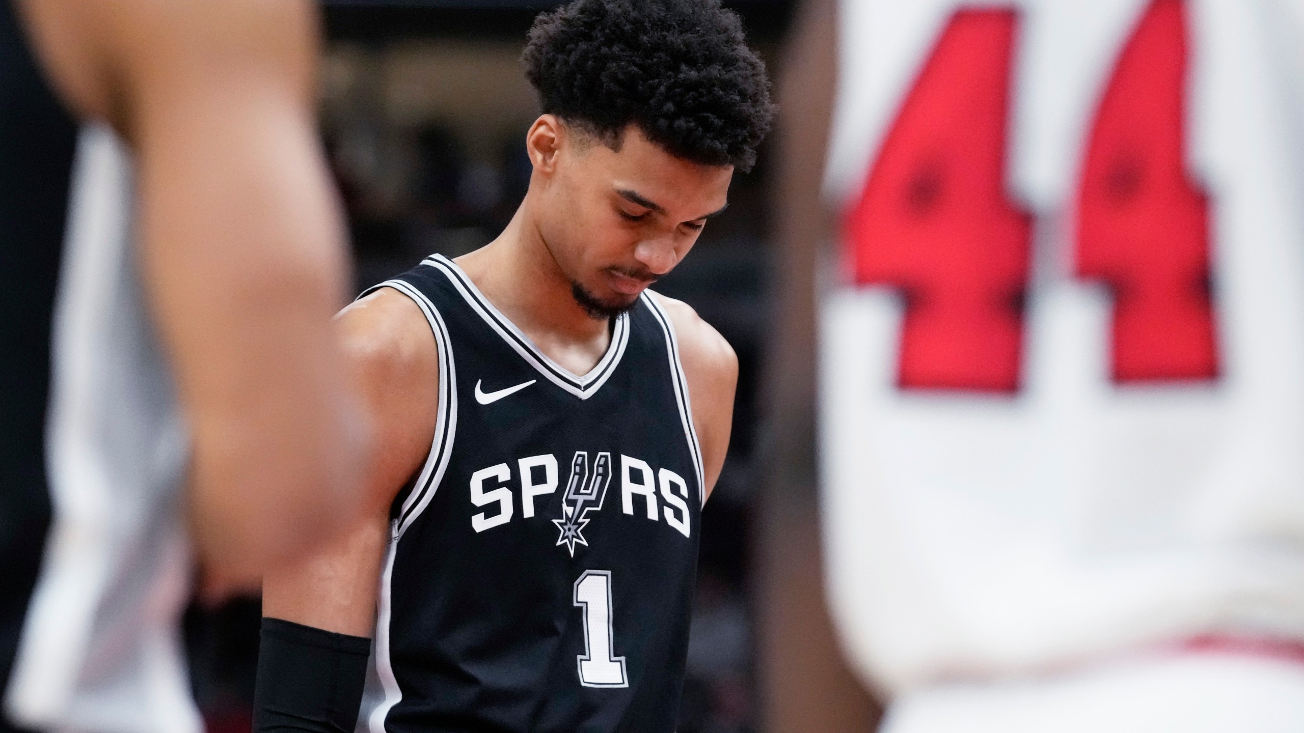 FILE - San Antonio Spurs center Victor Wembanyama reacts after a missed a free throw during the second half of an NBA basketball game against the Chicago Bulls in Chicago, Monday, Jan. 6, 2025. (AP Photo/Nam Y. Huh, File)