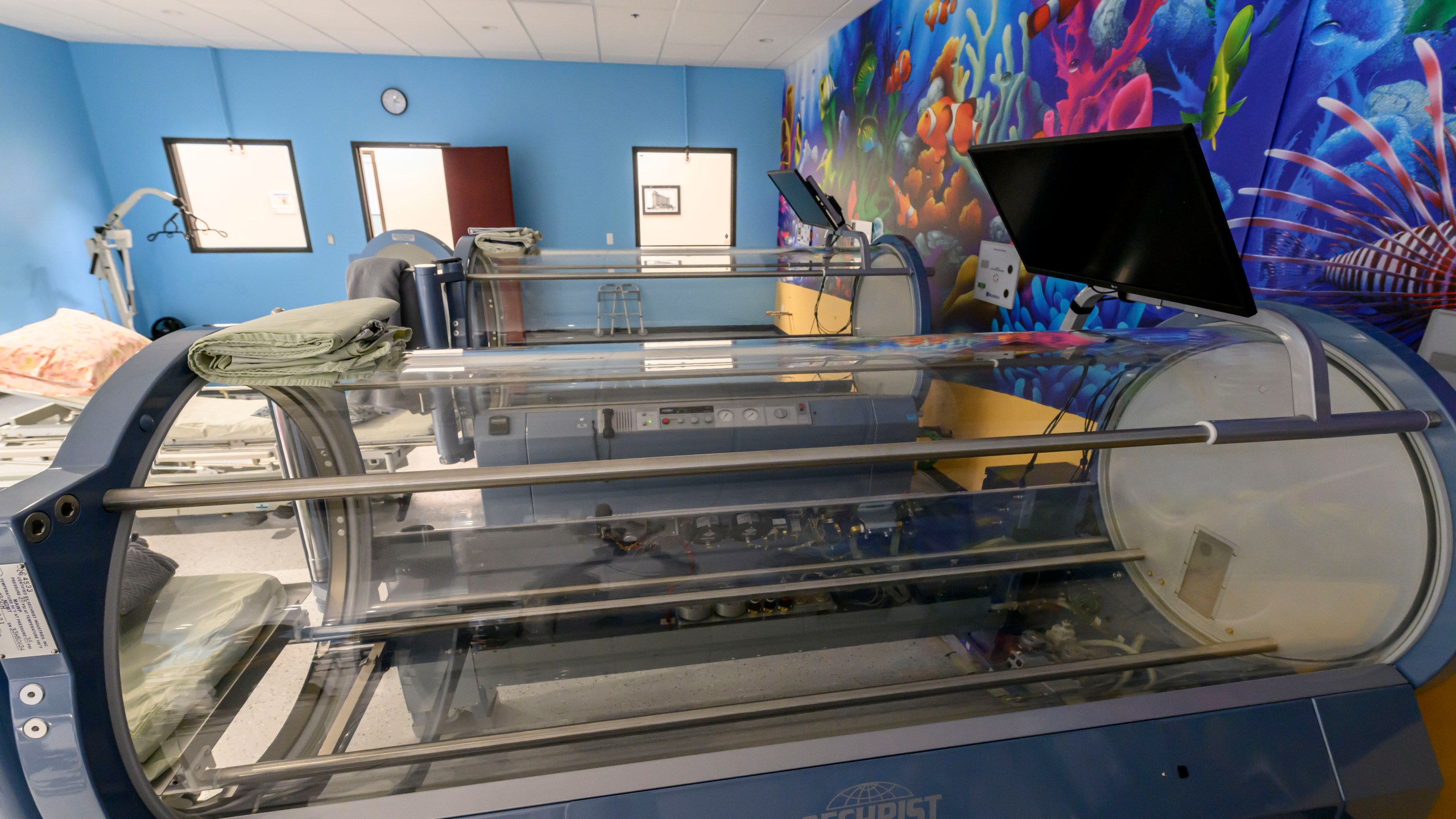 FILE - A hyperbaric chamber at the Oxford Center in Brighton, Mich., is shown Feb. 8, 2024. (David Guralnick/Detroit News via AP, file)