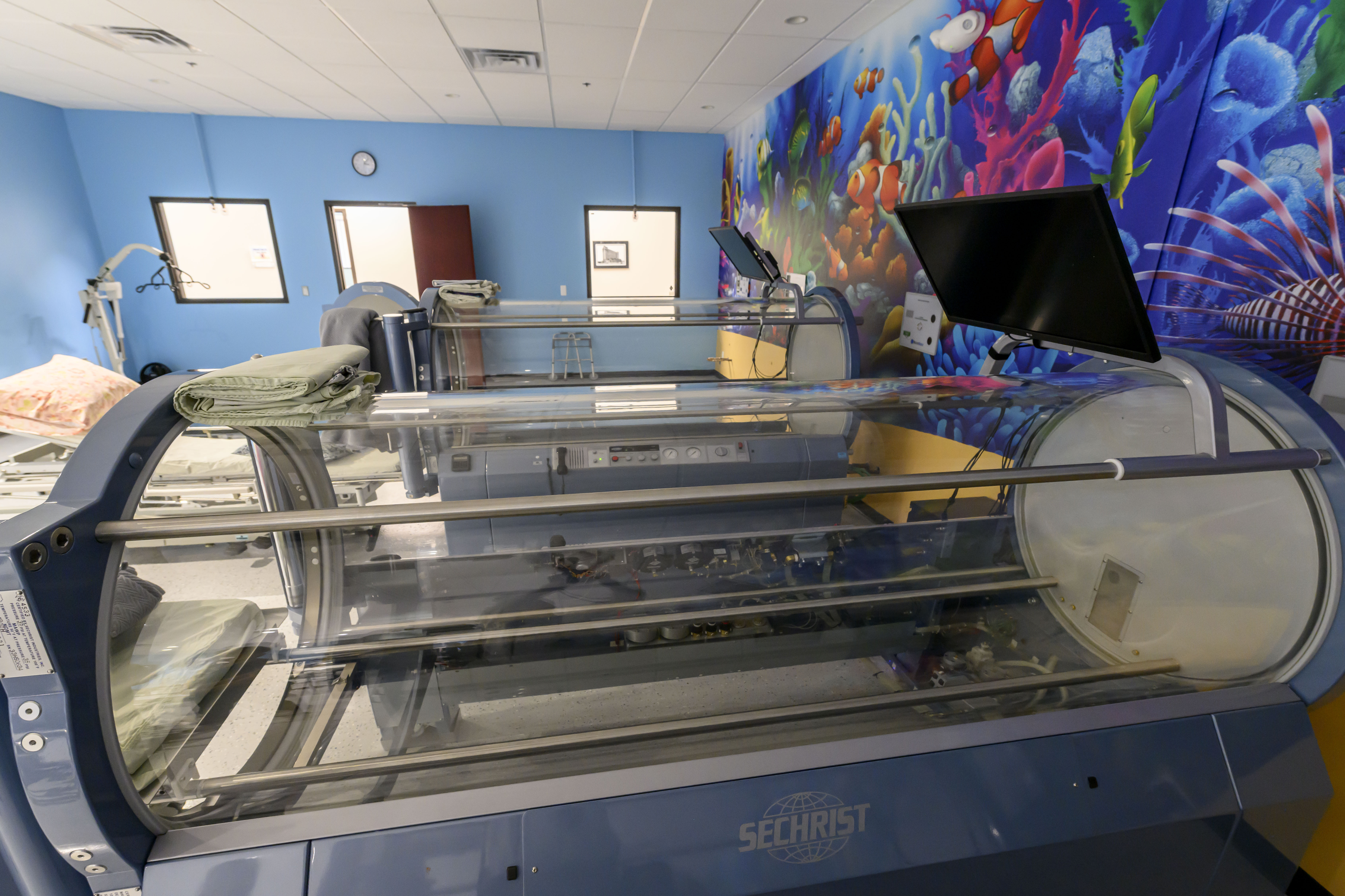 FILE - A hyperbaric chamber at the Oxford Center in Brighton, Mich., is shown Feb. 8, 2024. (David Guralnick/Detroit News via AP, file)